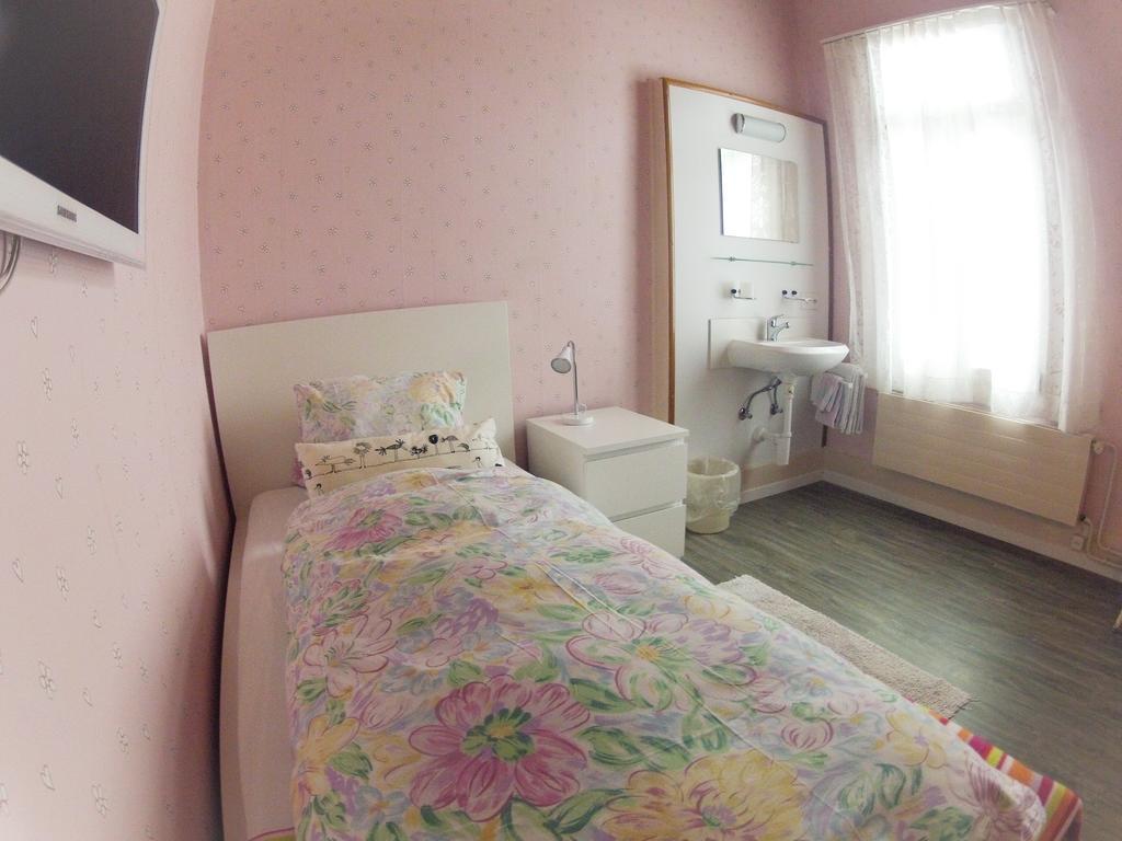 Basicrooms Hotel Unterseen Номер фото