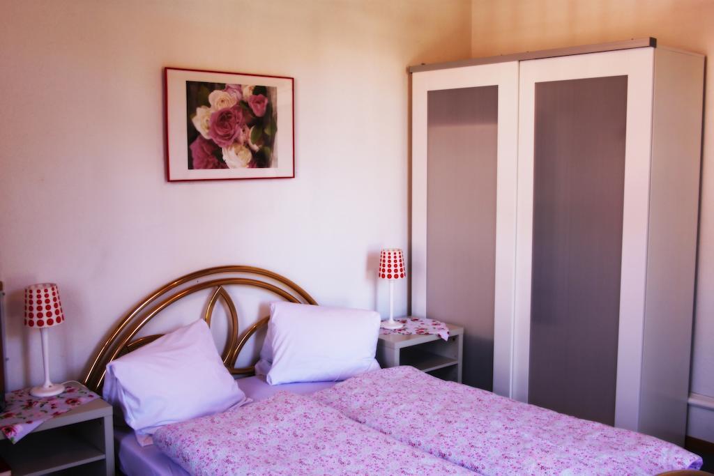 Basicrooms Hotel Unterseen Номер фото