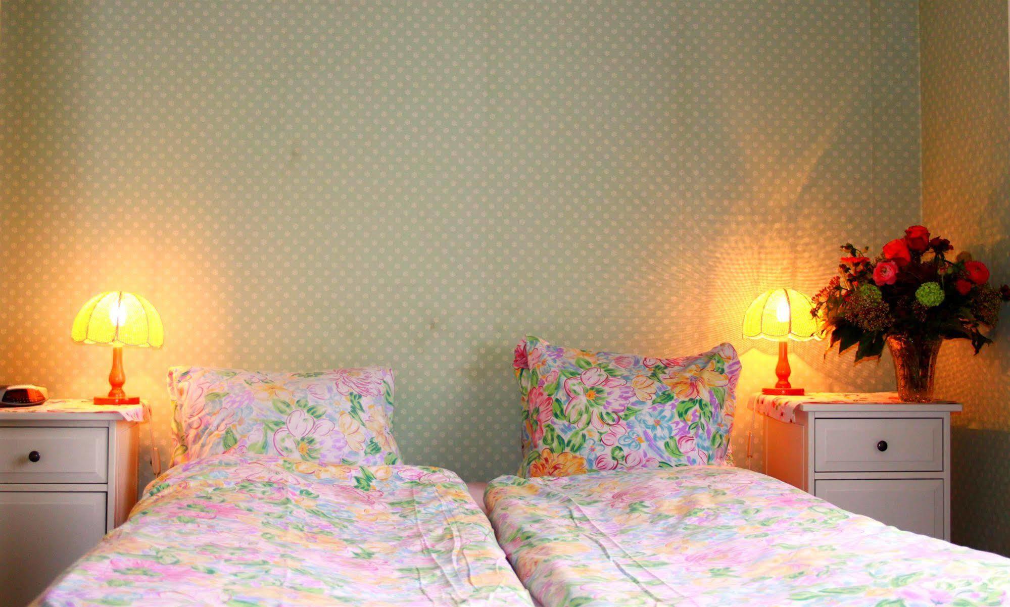 Basicrooms Hotel Unterseen Экстерьер фото